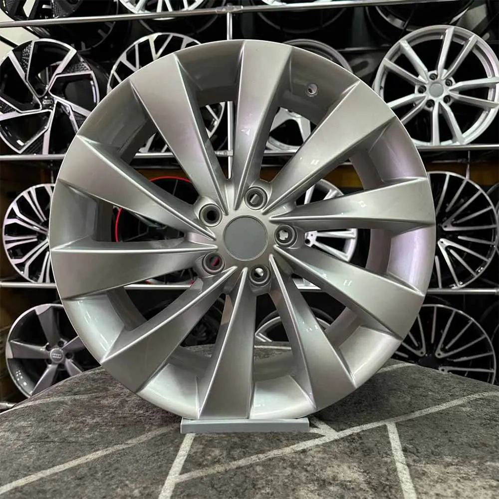 17 inç 5x112 İnterlagos Gümüş Jant Modeli (4 Adet) 17 inç 5x112 İnterlagos Gümüş Jant Modeli (4 Adet)