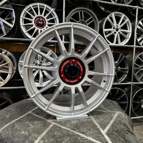 18 inç 5x112 OZ Racing Ultralaggera Gümüş Jant Modeli (4 Adet)