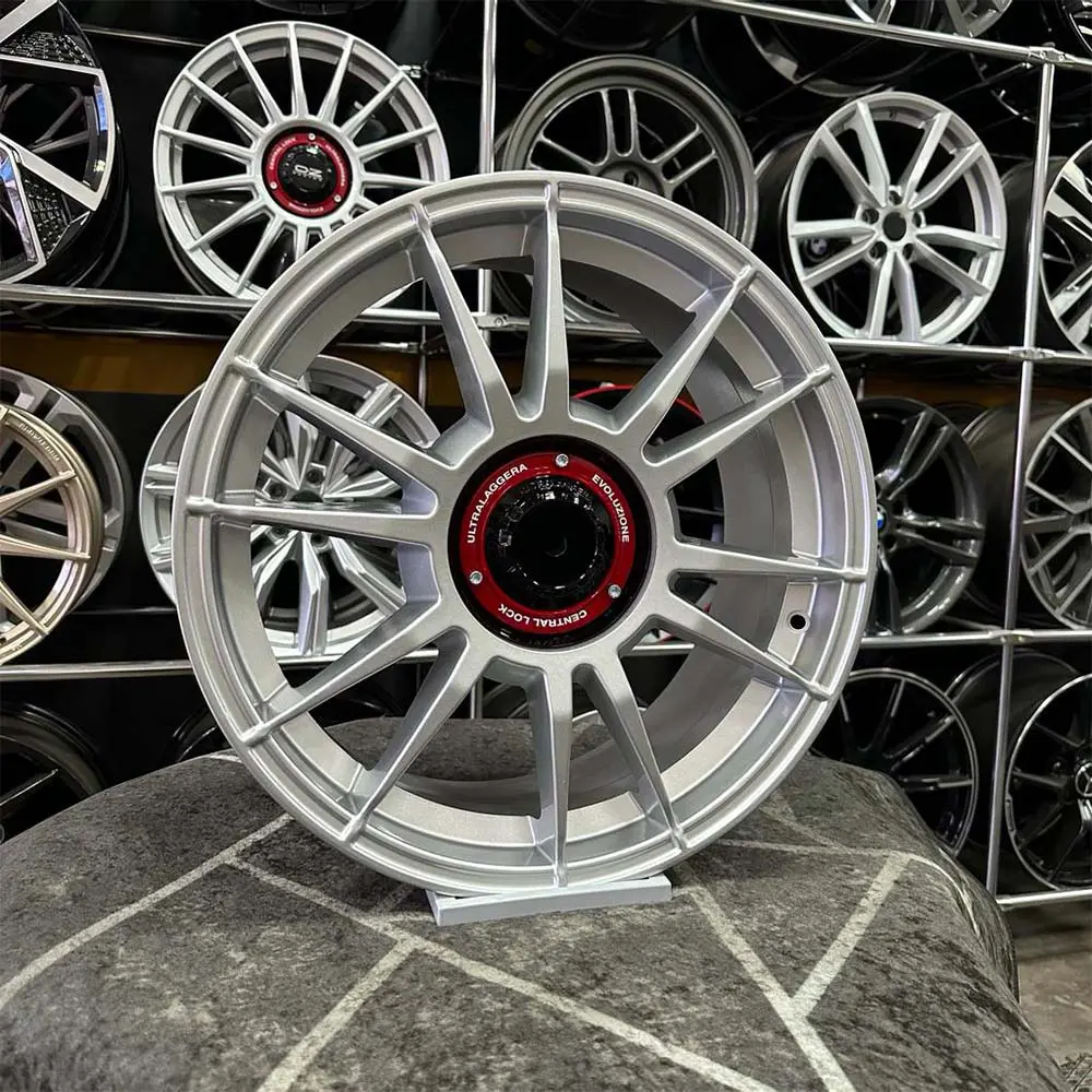 18 inç 5x112 OZ Racing Ultralaggera Gümüş Jant Modeli (4 Adet) 18 inç 5x112 OZ Racing Ultralaggera Gümüş Jant Modeli (4 Adet)