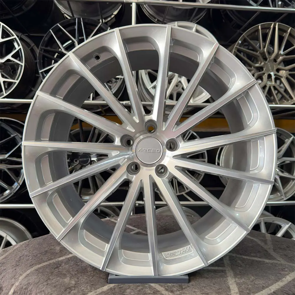 20 inç 5x112 Arceo Berlin Gümüş Elmas Kesim Jant Modeli (4 Adet)
