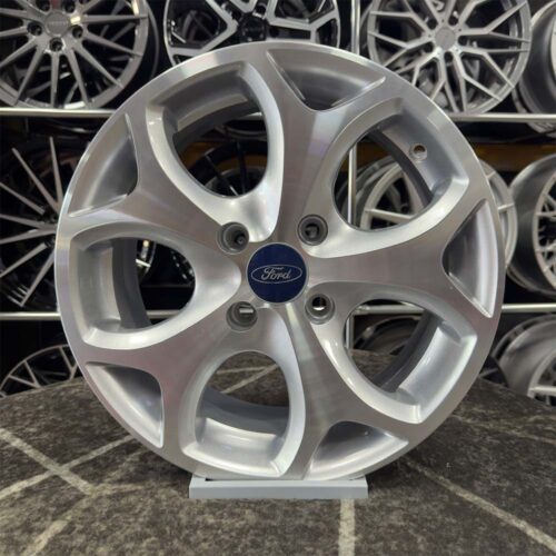 15 inç 4x108 Ford Fiesta Gümüş Elmas Kesim Jant Modeli (4 Adet) 15 inç 4x108 Ford Fiesta Gümüş Elmas Kesim Jant Modeli (4 Adet)