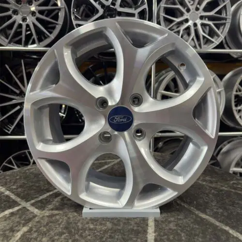 15 inç 4x108 Ford Fiesta Gümüş Elmas Kesim Jant Modeli (4 Adet)