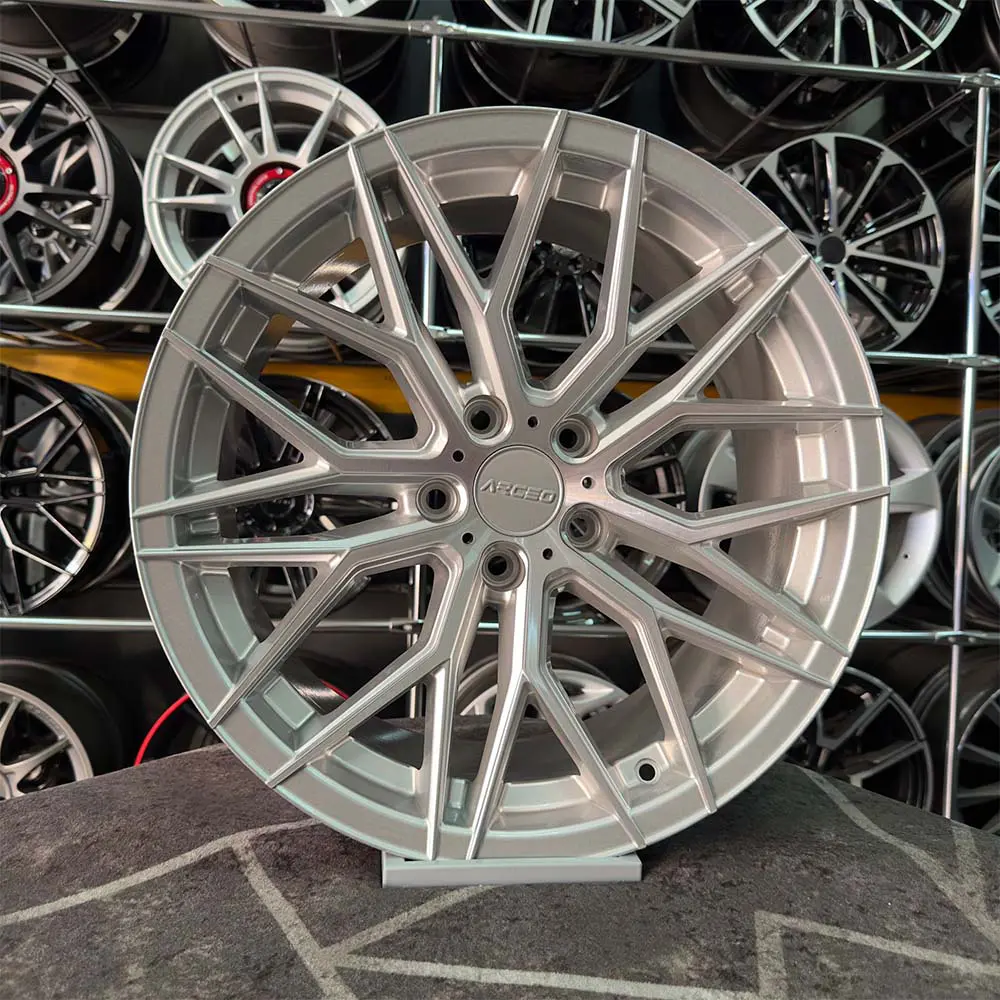 18 inç 5x108 Arceo Valencia Gümüş Elmas Kesim Jant Modeli (4 Adet)