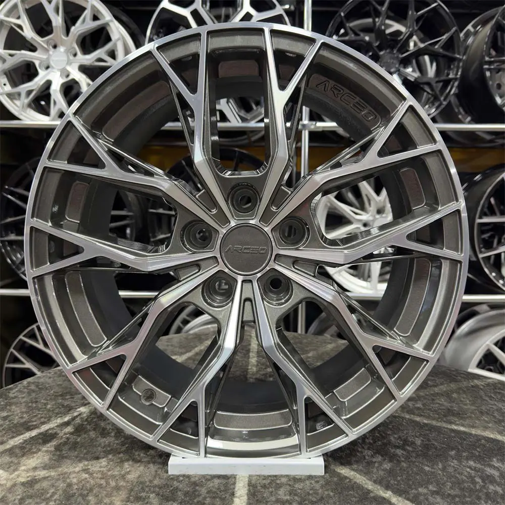 17 inç 5x112 Arceo Roma Gun Metal Elmas Kesim Jant Modeli (4 Adet)