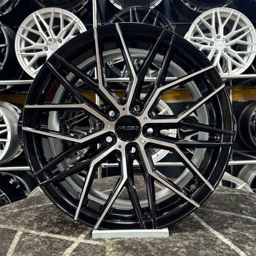 18 inç 5x112 Arceo Valencia Siyah Elmas Kesim Jant Modeli (4 Adet)