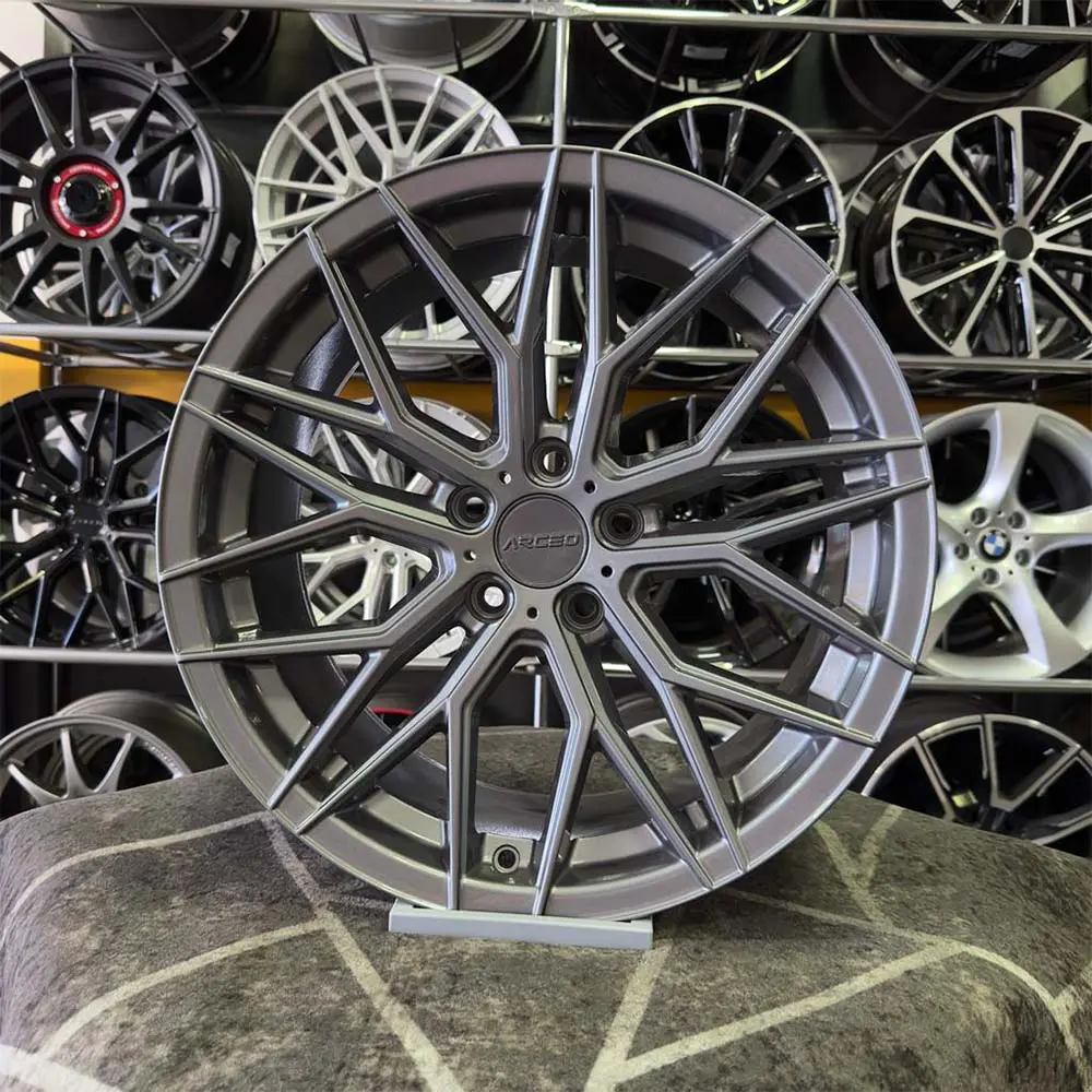 18 inç 5x112 Arceo Valencia Titanyum Jant Modeli (4 Adet) 18 inç 5x112 Arceo Valencia Titanyum Jant Modeli (4 Adet)