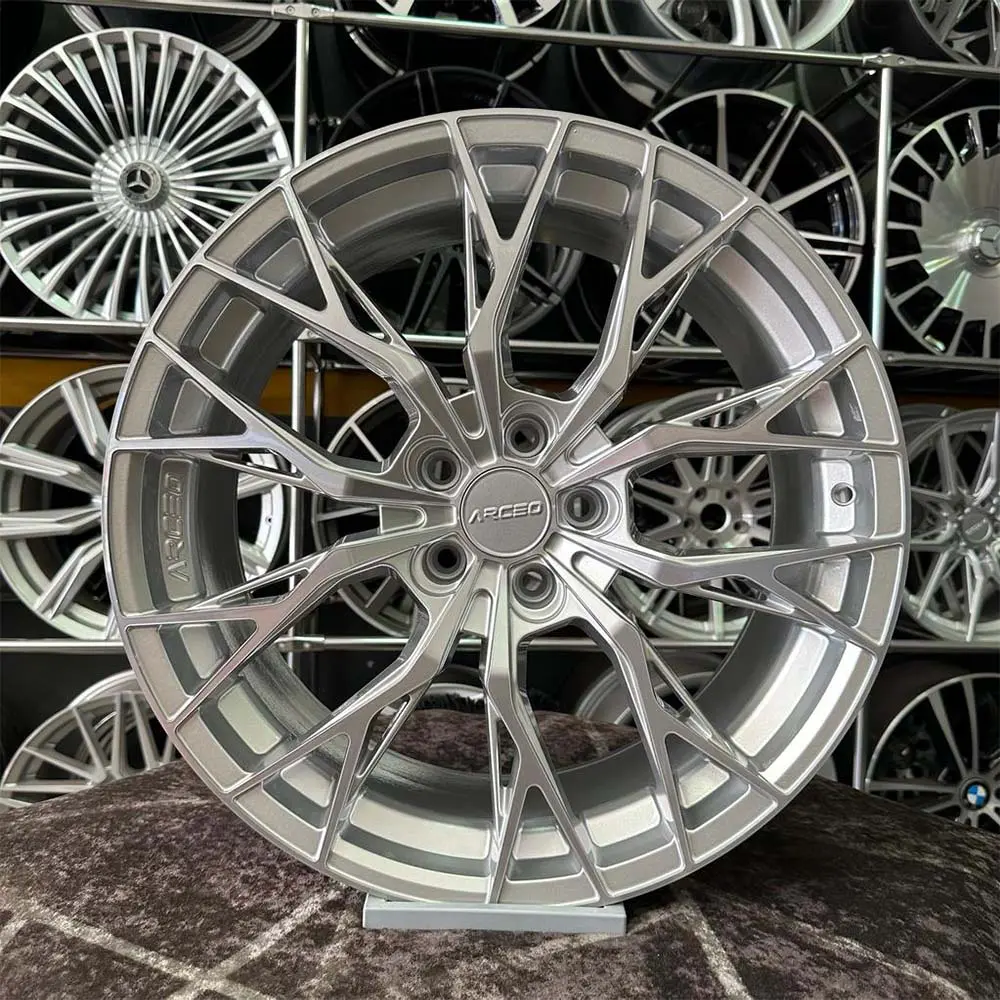 18 inç 5x120 Arceo Roma Gümüş Elmas Kesim Jant Modeli (4 Adet)