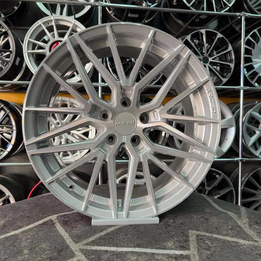 19 inç 5x120 Arceo Sevilla Gümüş Elmas Kesim Jant Modeli (4 Adet)