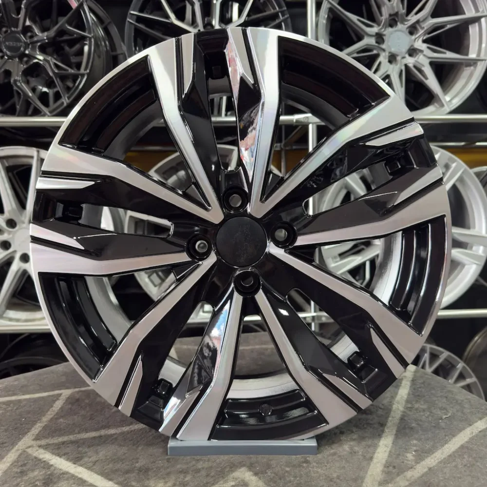 17 inç 4x100 Clio İcon Siyah Elmas Kesim Jant Modeli (4 Adet)