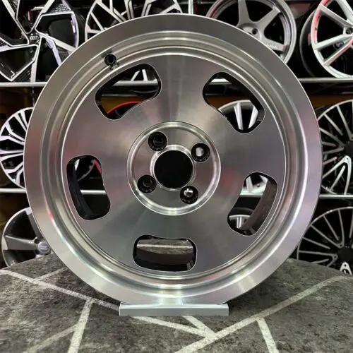 13 inç 4x98 Momo Gümüş Jant Modeli (4 Adet)