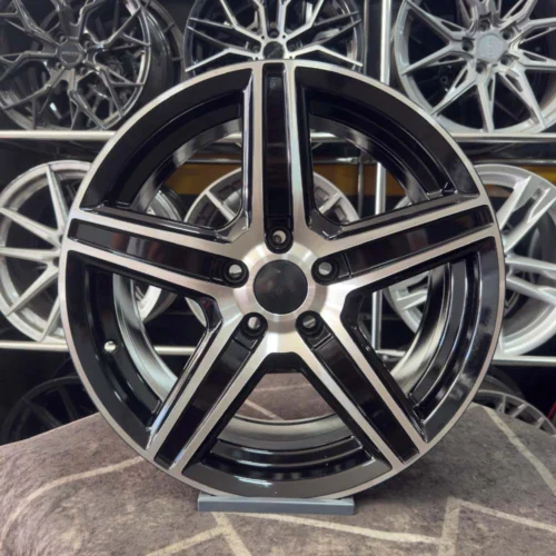 17 inç 5x112 Vito Viano Golf Jetta Siyah Elmas Kesim Jant Modeli (4 Adet)