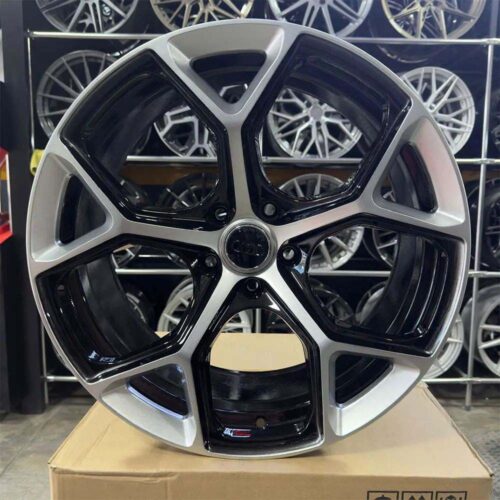 18 inç 5x114.3 Rs5 Megane Fluence İ30 Elantra Civic Uyumlu Siyah Elmas Kesim Jant Modeli (4 Adet)