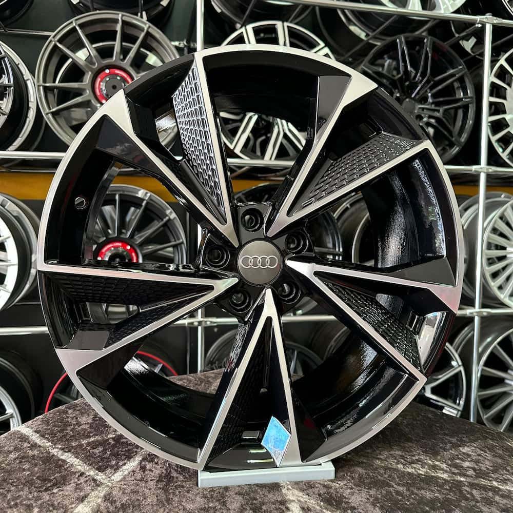 20 inç 5x112 A5 A6 Uyumlu Siyah Elmas Kesim Jant Modeli (4 Adet) 20 inç 5x112 A5 A6 Uyumlu Siyah Elmas Kesim Jant Modeli (4 Adet)